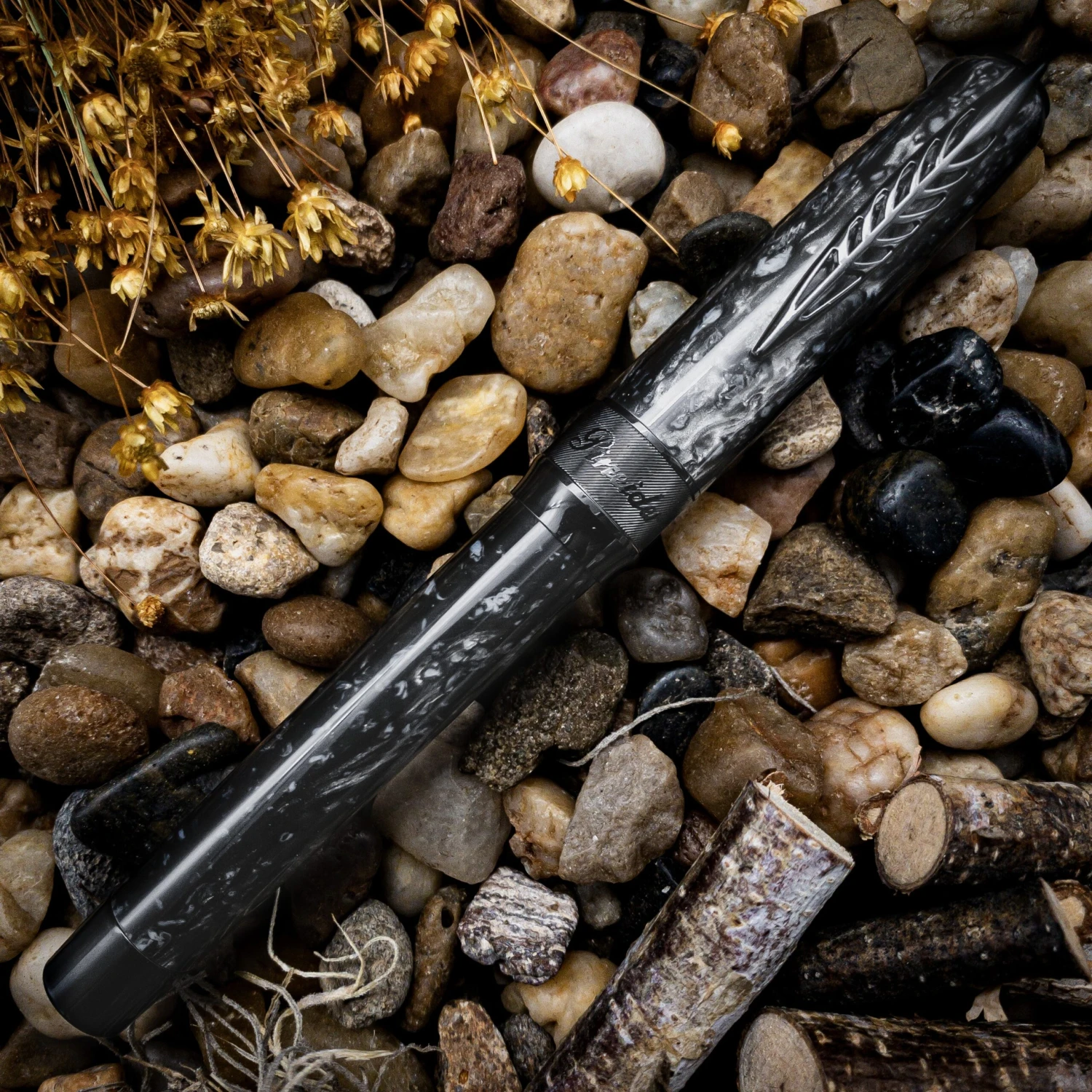 Pineider La Grande Bellezza Rocco Fountain Pen, Grey - Image 2